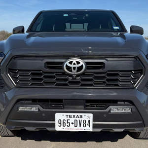 Tesla Model Y Performance Dual-Motor AWD 2024 d'occasion, plusieurs modifications - Product Image 1