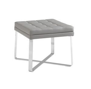 Mini tabouret ottoamn de qualité supérieure au design unique avec dessus en cuir vert au design antique et pieds en métal noir mini tabouret - Product Image 3