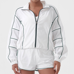 Ensemble de survêtement de sport imperméable en polyester et nylon personnalisé avec fermeture éclair, veste de course à pied, short de jogging, veste coupe-vent à séchage rapide - Product Image 1
