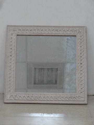 กระจกติดผนัง