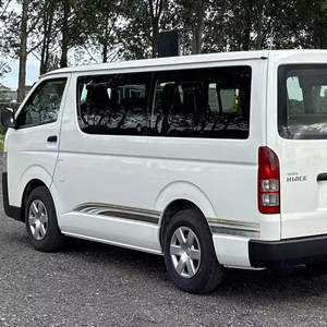 Toyota Hiace 4x2 Minibús 2023 Usado en Excelentes Condiciones - Product Image 1