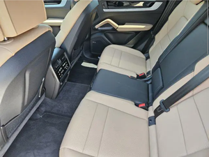 SUV de Lujo Usada de Alta Gama 2024, Asientos Premium Smooth Rid, Características Tecnológicas Modernas, Unidad Muy Limpia Suministrada desde Japón - Product Image 3