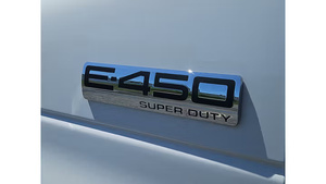 Ford E-Series Cutaway E-450 DRW 2023, Seminuevo - Product Image 5