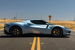 2022 296 GTB 818 ch V6 hybride biturbo, Azzurro Metallic - Product Image 3