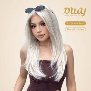 Perruque synthétique ondulée naturelle Chicago-DWY 136 avec dentelle transparente, mèches blondes arctiques - Product Image 2