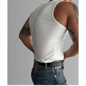 Chaleco de estilo urbano de alta elasticidad, logotipo personalizado, elástico, transpirable, sin mangas, informal. - Product Image 4