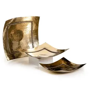 Plateau de service en aluminium fini or de la meilleure qualité poignées en bois couverture acrylique pour restaurant nourriture servant des plateaux décoratifs - Product Image 5