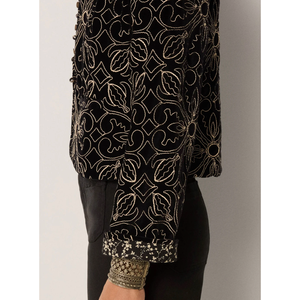 Veste vintage pour femmes ODETTE, veste en cuir à capuche avec décorations florales, dentelle, taille personnalisée, grande taille pour l'automne, le printemps et l'hiver - Night Lily - Product Image 5