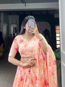 Elegante diseñador de Bollywood para mujer, Ropa Étnica, venta al por mayor, estampado Floral, Georgette pesado, Lehenga Choli, conjunto surtido de colores Pastel - Product Image 2