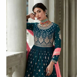 ชุดผ้าจอร์เจียแท้ที่สง่างามสำหรับผู้ใหญ่ผ้าชัลวาร์ที่เย็บติดกันกระโปรงเย็บปักด้ายหลายเส้นแบบอินเดีย - Product Image 1