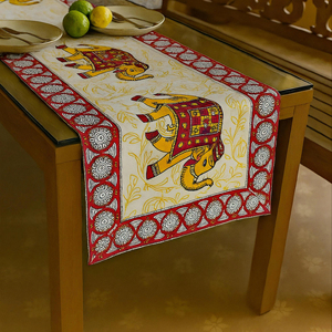 Chemin de Table Imprimé Bloc Éléphant Orange-Rouge Toile Imprimée Numérique en Coton - Product Image 1