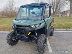 Can-AmS Defender UTV 4x4 con Todas las Opciones, Motor de 4 Tiempos, Certificado por la EPA/Eec, Bloqueo de Diferencial, Potencia de 1000W, 100Km/h, Ecológico y Resistente - Product Image 1