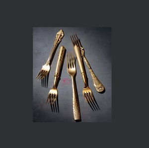 Cuillère en or au design antique, service à soupe, couverts à riz/soupe décoratifs en métal, fourchette à salade de fruits, manche en métal émaillé blanc - Product Image 6