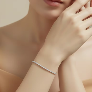 Brazalete Flexible de Lujo para Mujer en Oro de 14K y Diamantes Naturales - Product Image 5