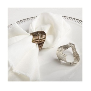 Ensemble de 3 anneaux de serviette en métal martelé de qualité supérieure, forme ronde, pour utilisation sur table d'hôtel - Product Image 2