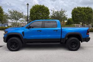 RAM 1500 TRX 2024, 702 ch, V8 suralimenté, 4 roues motrices, bleu hydro, très bien équipé - Product Image 4