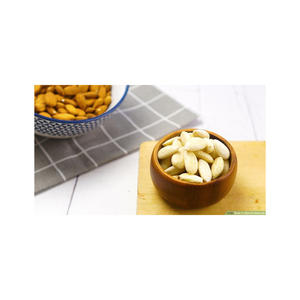 Amandes blanchies en vrac offertes à bas prix pour les snacks et la boulangerie - Product Image 1