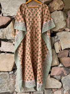 Tunique Maxi d'été pour femmes Caftan en coton léger avec impression à la main Vêtements de nuit confortables pour la plage ou les sorties décontractées - Product Image 4