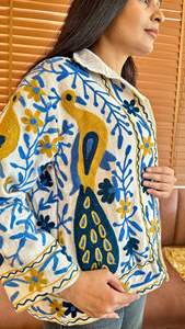 Chaqueta de Invierno de Algodón Tejido con Bordado Suzani Floral, Abrigo Acolchado para Mujer, Unisex, Hecho a Mano en India, Largo Regular - Product Image 5