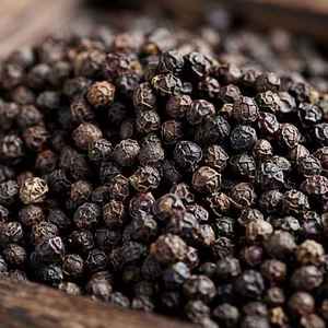 Poivre noir cru de qualité supérieure - Product Image 2