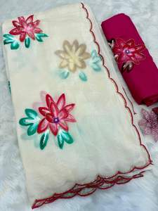 Sari de Seda con Diseño Exclusivo y Elegante Blusa con Estampados Florales, Estilo Étnico Moderno para Fiestas - Product Image 4