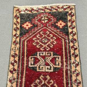 Tapis vintage, petit tapis turc de 1,7 x 3,3 pieds, tapis persan en laine rouge - Product Image 5