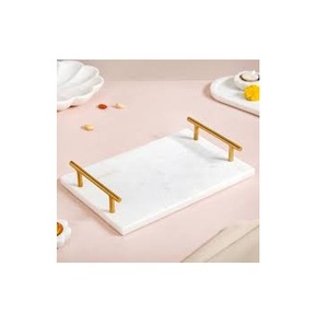 Bandeja de mármol rectangular de lujo con asas doradas Bandeja de servicio de mármol Bandeja personalizada blanca con asas Diseño increíble - Product Image 1
