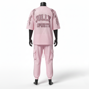 ชุดกางเกงวอร์มผู้ชายผ้าโพลีเมชเนื้อนุ่ม 240 GSM สีชมพู พร้อมเสื้อเจอร์ซีย์ผ้าตาข่ายและกางเกงขายาว  โลโก้แบบรีดร้อน - Product Image 2