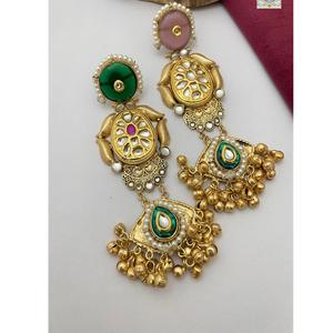 Pendientes Jhumka chapados en oro étnico real con gotas de perlas Festival Wear Royal Kundan joyería de latón para bodas y regalos - Product Image 1