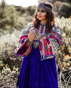 Vestido afgano Kuchi original de EE. UU. Impresionantes diseños de bordado pesado Producto de seda más vendido al por mayor - Product Image 6