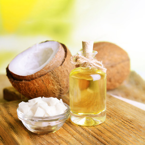 Huile de noix de coco comestible pour la cuisson d'huile de coco de qualité alimentaire avec la meilleure qualité et le prix de gros le moins cher - Product Image 1