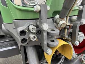 Tractor Fendt 828 VARIO 2015, Máquina Agrícola de Alta Potencia para Agricultura de Trabajo Pesado - Product Image 6