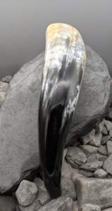 ROYAL NATURAL CRAFT Cuerno para beber de búfalo natural Tallado Animal Estilo Cuerno en polvo Correa de cuero de alta calidad para decoraciones - Product Image 3