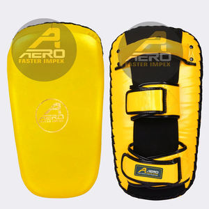 Almohadillas de entrenamiento de Kickboxing MMA de cuero genuino hechas a medida Diseño OEM de logotipo privado para Muay Thai Kicking & Blocking - Product Image 3