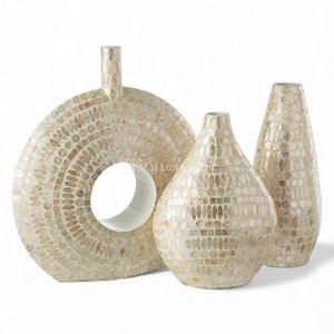 Ensemble de vases en nacre blanche faits à la main, élégant présentoir à fleurs pour la décoration intérieure en provenance du Vietnam - Product Image 1