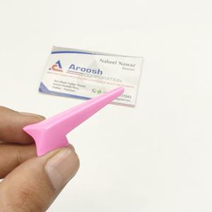 Alicates de acero inoxidable con revestimiento de Rosa bebé para herramientas de extensión de cabello de anillo de separación rápida - Product Image 1