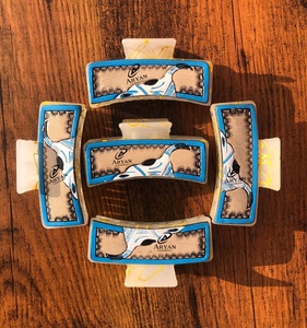 Nouvelle arrivée vente chaude Western élégant à la main usiné en cuir gravé pinces à cheveux en cuir griffe accessoires de cheveux pour les femmes - Product Image 1