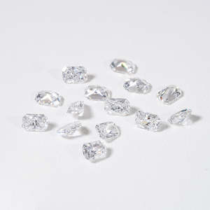 เพชรที่เปล่งประกายและกระจายแสงสีได้อย่างยอดเยี่ยมห้ากะรัต HPHT แล็ปปลูก IGI ได้รับการรับรองอัญมณีประกายสดใสสำหรับการทำเครื่องประดับ - Product Image 2