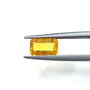 Zafiro Amarillo Natural de Bangkok de 2 Quilates Sin Tratar, Corte Esmeralda, con Peridoto, Alejandrita, Aguamarina y Turmalina - Product Image 5