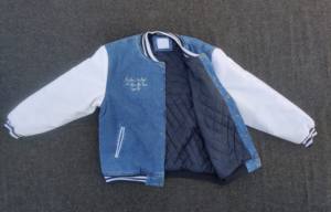 Chaqueta vaquera personalizada con mangas de cuero, chaqueta de béisbol de alta calidad de Fabricante Mayorista para hombre y mujer - Product Image 4