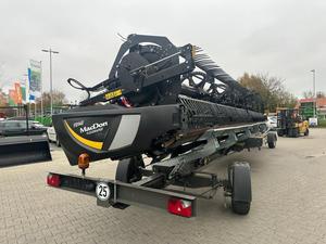 MacDon FD 140 Flexdraper - Product Image 3