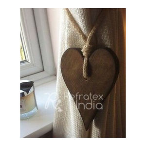 Décoratif en Forme de Coeur En Bois embrasses Rideau Décor - Product Image 1