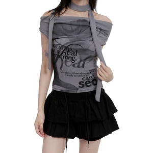 เสื้อครอปท็อปสั่งทำขายส่ง แบบเปิดไหล่ สไตล์สตรีทแวร์ ทรงเข้ารูป เสื้อครอปแขนกุด แฟชั่นกลางแจ้ง |   เสื้อผ้าแฟชั่น - Product Image 4