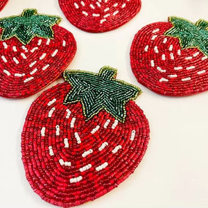 Juegos de Posavasos de Madera de Nogal - Diseño Cuadrado Moderno y Ecológico, Tamaño y Grosor Personalizables, Alta Calidad - Product Image 1