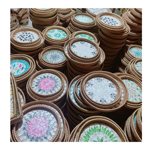 Plateau de service élégant en rotin fait à la main avec incrustation de nacre, accessoire décoratif pour la maison - Product Image 3