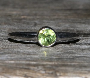 Bague en argent sterling 92,5 avec pierre précieuse péridot vert, bijoux faits à la main, cadeau de naissance d'août pour elle - Product Image 2