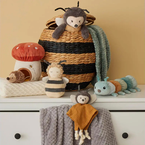 Juego de 2 Cestas de Jacinto de Agua de Alta Calidad, Cesta Tejida Natural con Diseño de Abeja, Cestas para Guardería Infantil Hechas en Vietnam - Product Image 3
