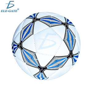 Pallone da Calcio di Alta Qualità Misura 5, Cucito a Macchina, Professionale per Partite, Durevole e Progettato con Precisione - Product Image 1
