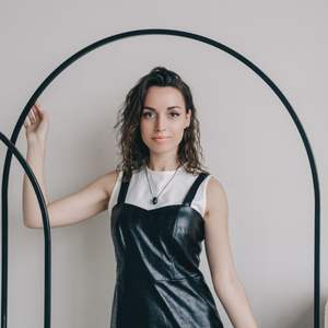 Colgante de Shungita en forma de gota pulida de 0.6*1 pulgadas (15*25 mm) - Product Image 5