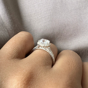 Bague de fiançailles en diamant de laboratoire brillant de 2 carats, solitaire minimaliste, fabriquée en or massif 14 carats - Product Image 1